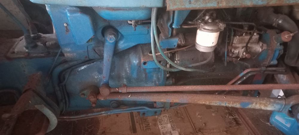 Vendo trator ford 3600