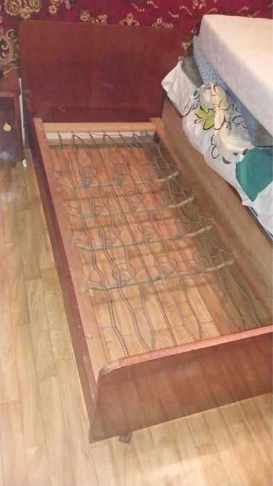 Ліжко односпальне.