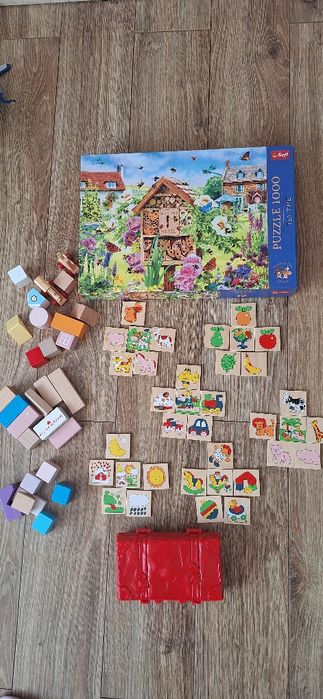 Puzzle klocki układanki.