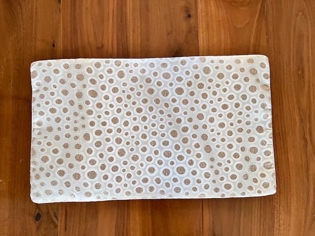 elegancka poszewka na poduszkę ze złotą nitką Zara Home