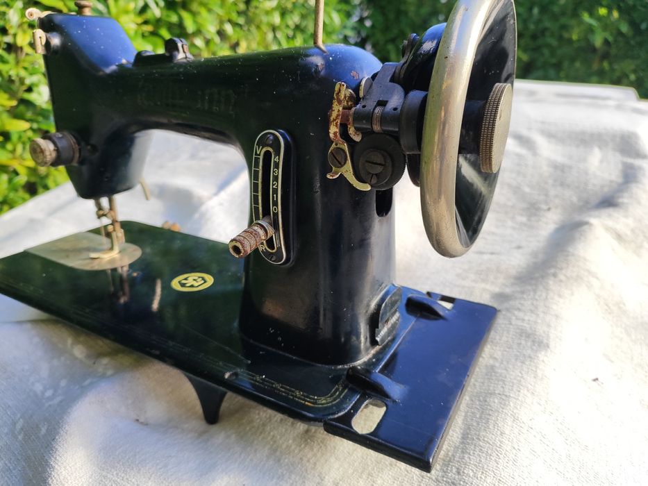 2 máquinas de costura antigas