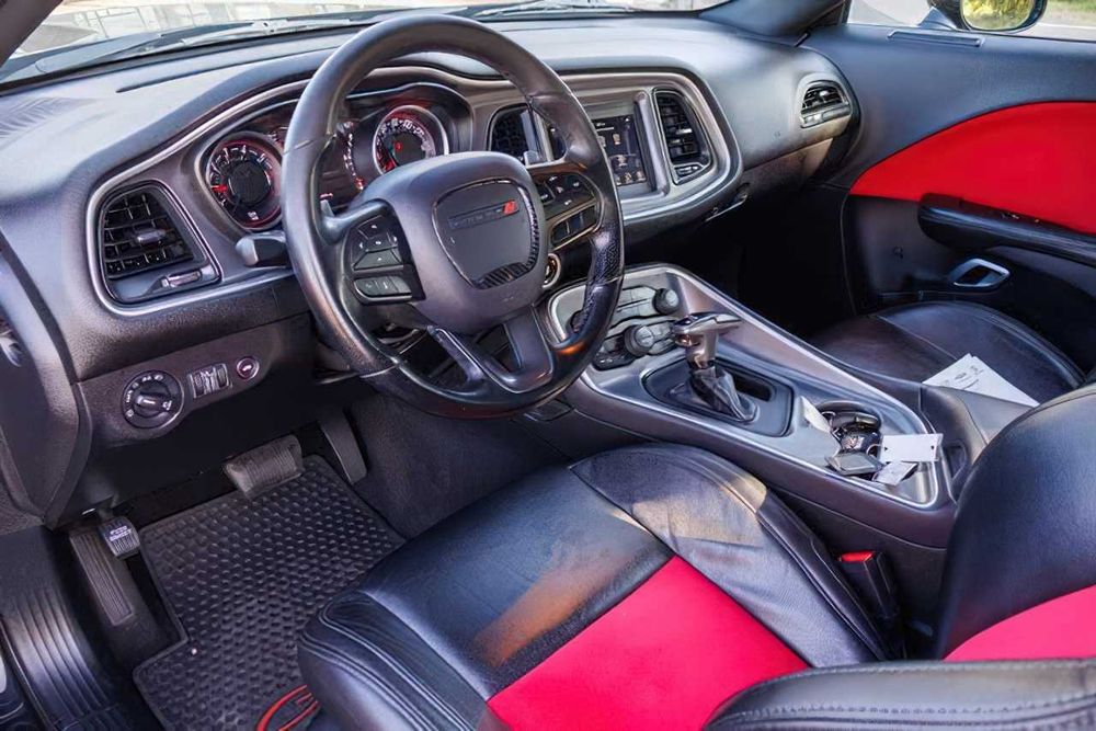 Dodge Challenger RT      2020