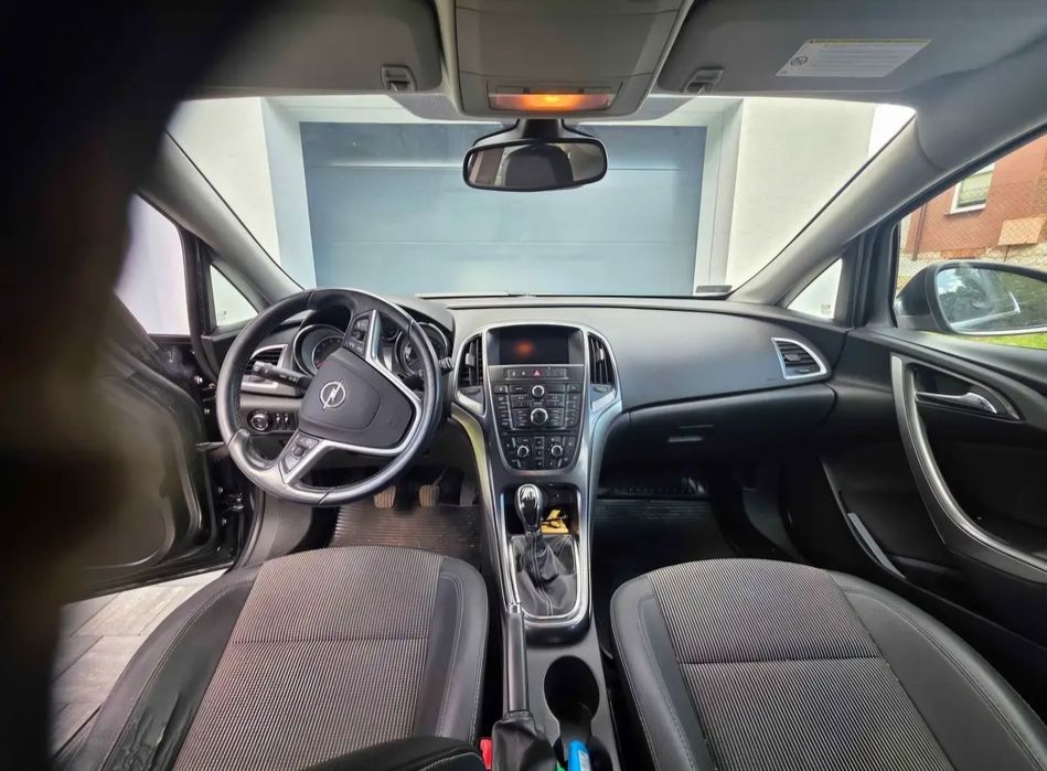 Opel Astra J 2013r. 1.4 140 KM
