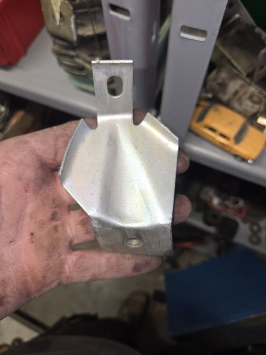 Uchwyt zderzaka fiat 125p mr mocowanie