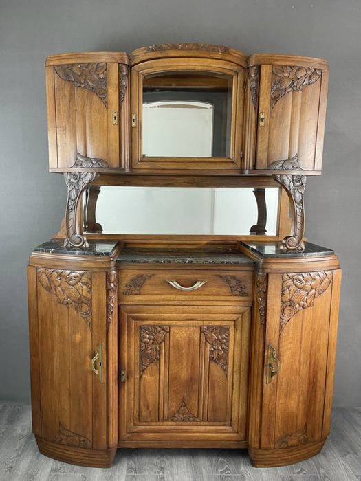 Буфет вінтажний в стилі Ар- нуво