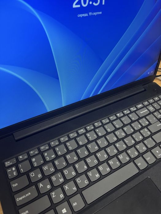 Ноутбук Lenovo V15 G2 / AMD Ryzen 3 5300U / 8GB RAM / 256GB SSD Терміново !!!