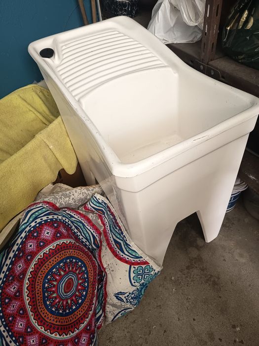 Tanque de roupa em bom estado