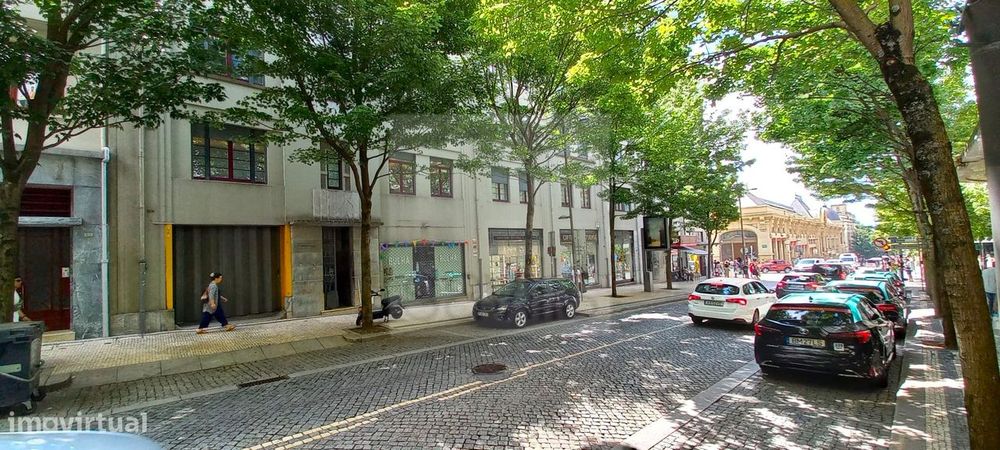 Espaço Comercial junto ao Bolhão