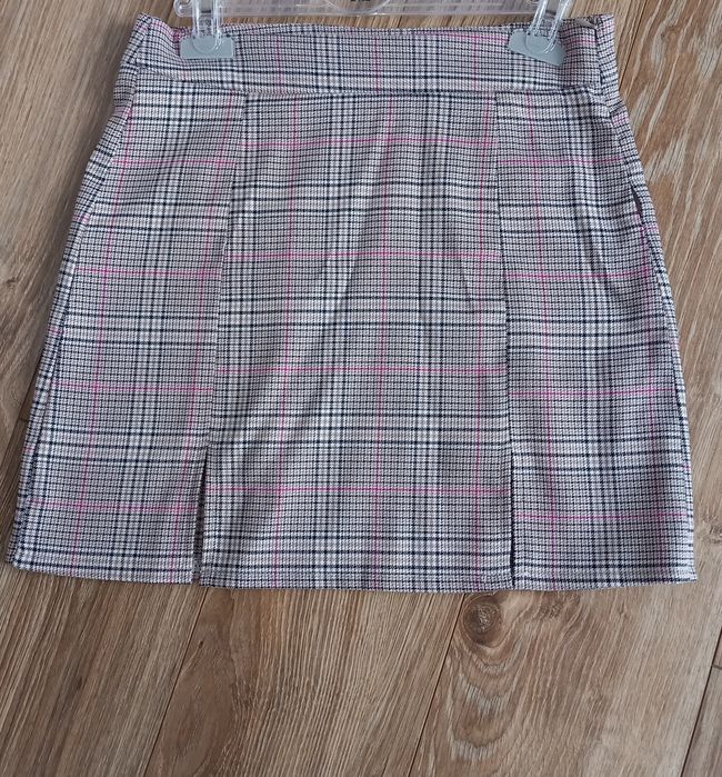 Garnitur damski ze spódnicą