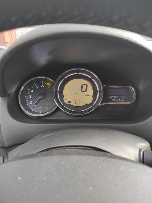 Renault Fluence 1,6 benzyna
