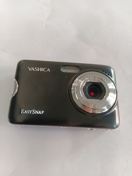 Cámara fotográfica digital compacta YASHICA EasySnap (Nova)