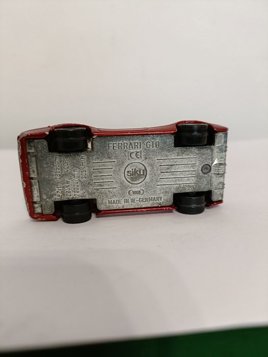 Resorak siku Ferrari GTO
