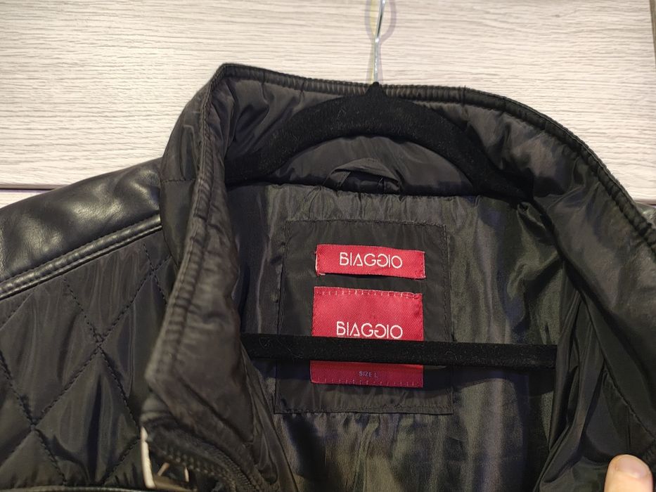 Kurtka firmy Biaggio pikowana.