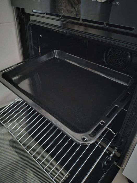 Conjunto eletrodomésticos - frigorífico, forno, termoacumulador, máquina loiça e exaustor