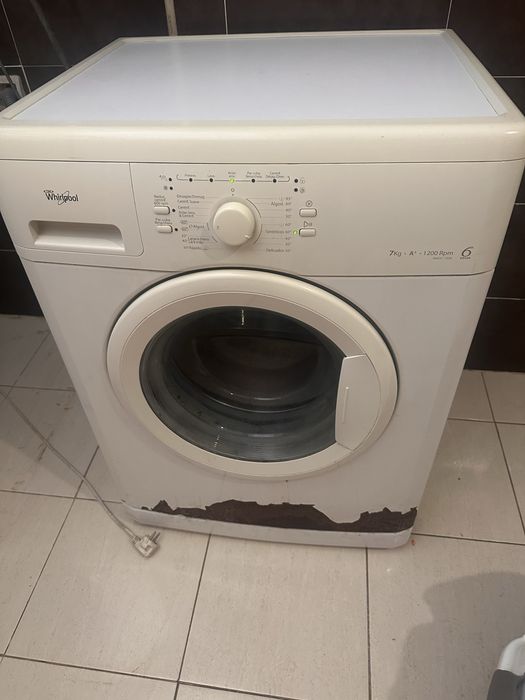 Maquina de lavar roupa a funcionar
