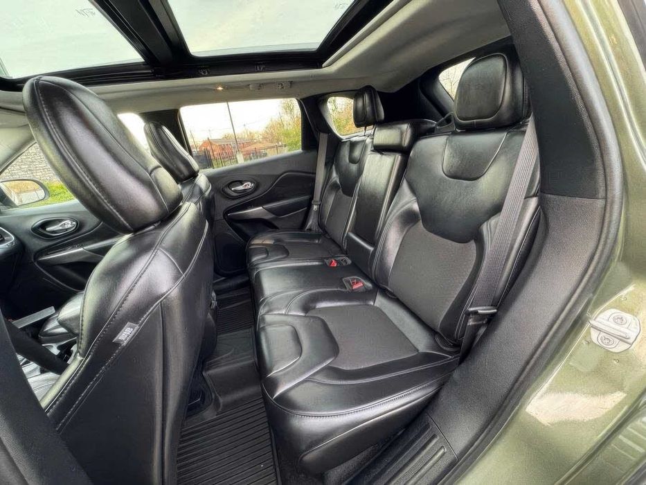 Jeep Cherokee Latitude Plus      2020