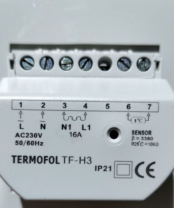 Termostat folia z czujnikiem.