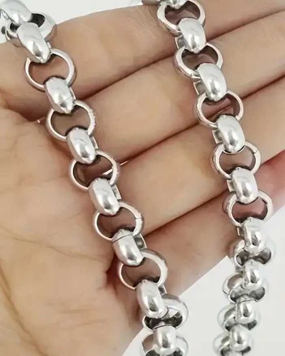 Colar em aço inoxidável