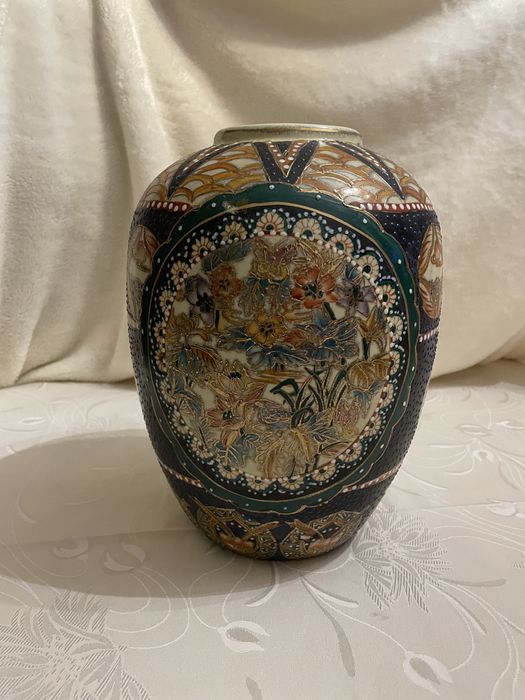 Médios jarros chineses