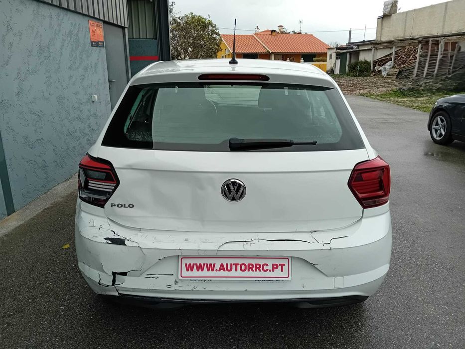 VW Polo 1.0 - Nacional ( pequeno sinistro )