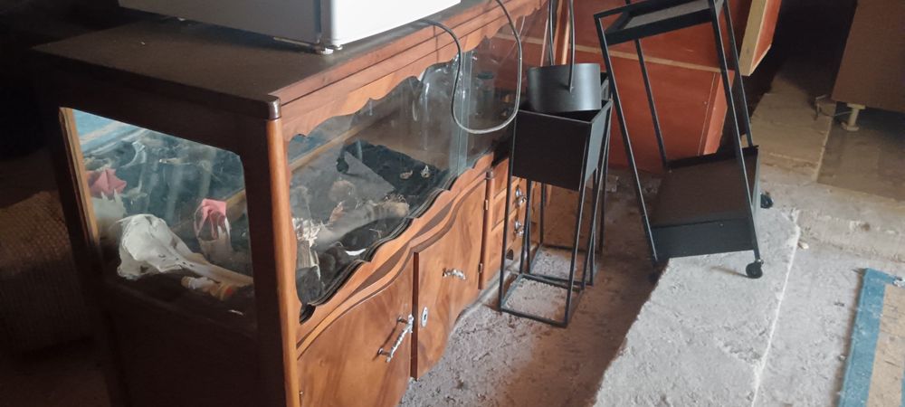 Aparador vitrine com espelho interior anos 60