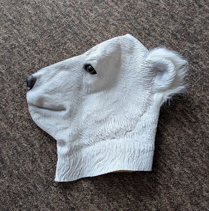 Maska niedźwiedzia polarnego