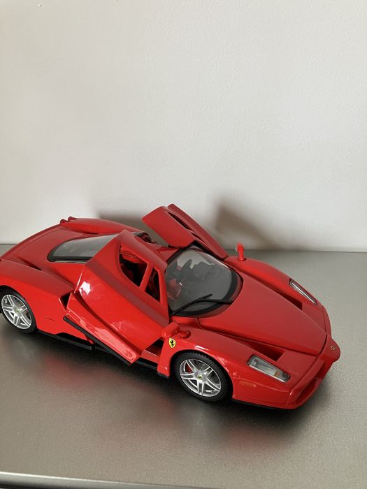 Carro Ferrari Enzo