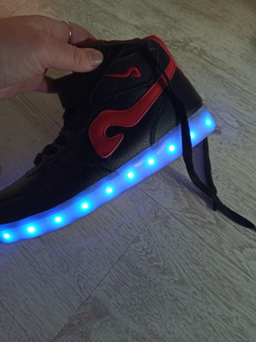 Buty led świecące podeszwy roz 38