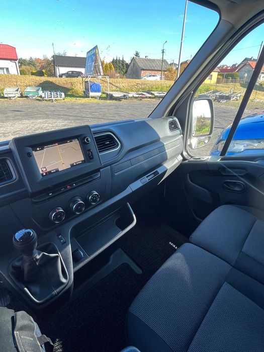 Wynajem Wypożyczalnia Bus Blaszak Nowy Renault Master L3H2