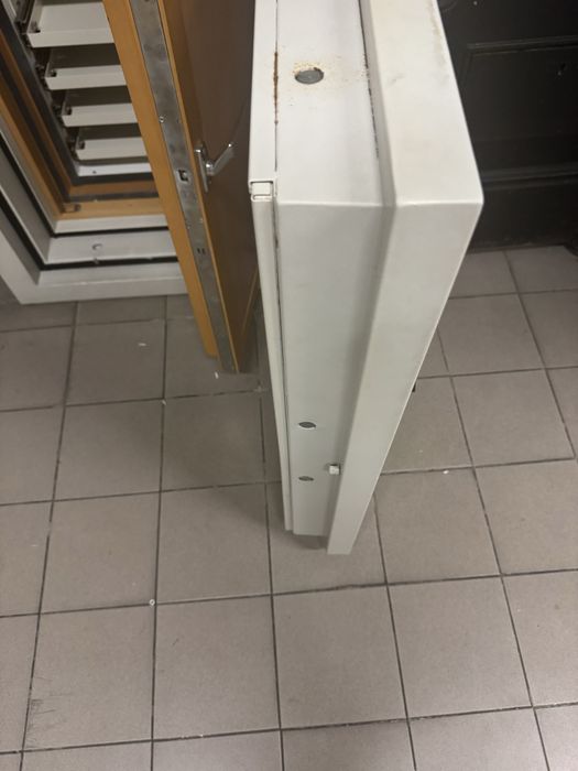 Cofre com chave em perfeito funcionamento