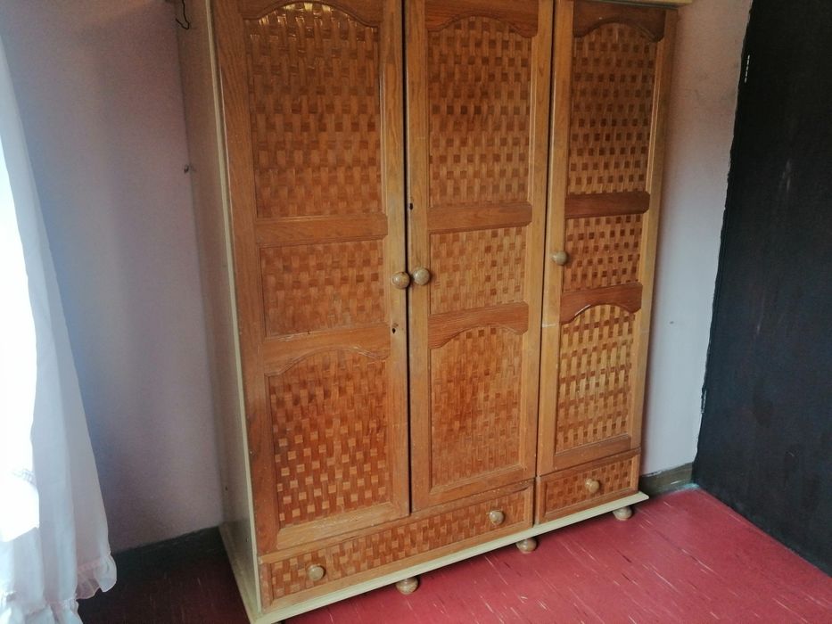 Guarda fatos madeira