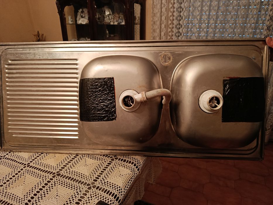 Lava louça em aço inoxidável de 2 pias. Medida: 1,20 x 0,50