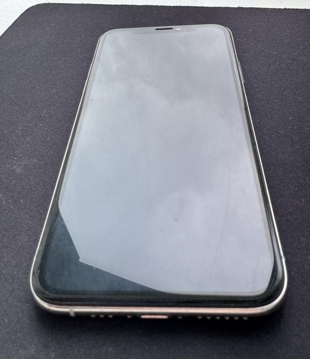 Телефон iPhone XS 64 ГБ Silver