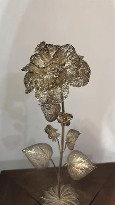 Rosa/flor em filigrana de prata