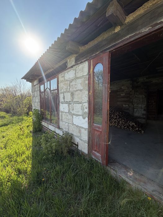 Продам будинок   + 20 соток землі при будинку