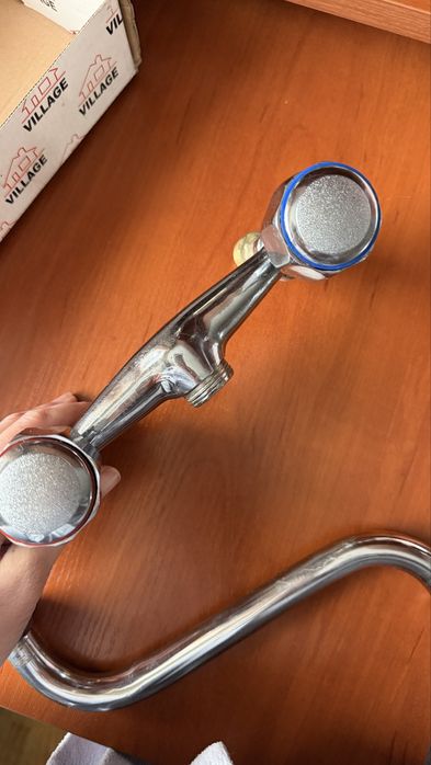 Кран настінний для води