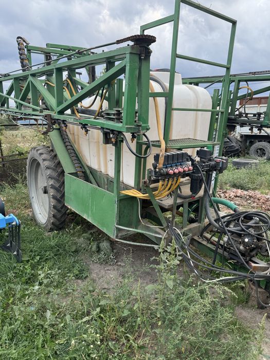 Оприскувач причепний