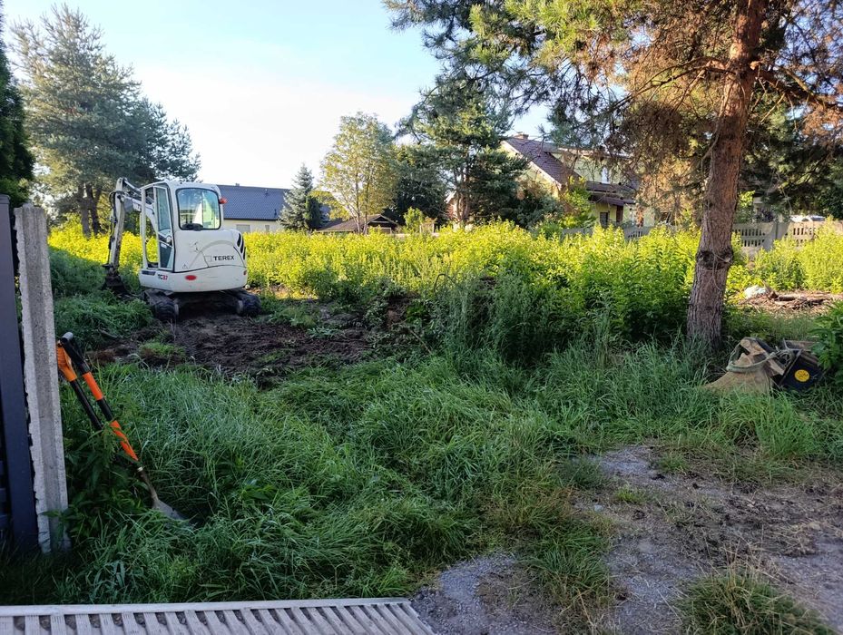 Wyrywanie korzeni, wywóz gruzu i ziemi, niwelacja terenu