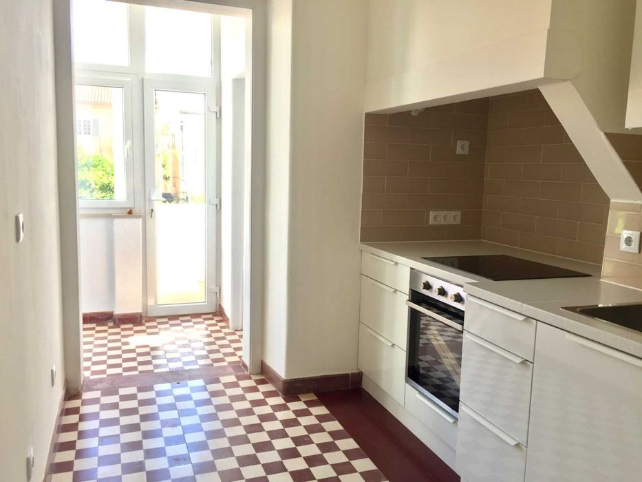 Arrendo apartamento T3+1 muito central em Santarém