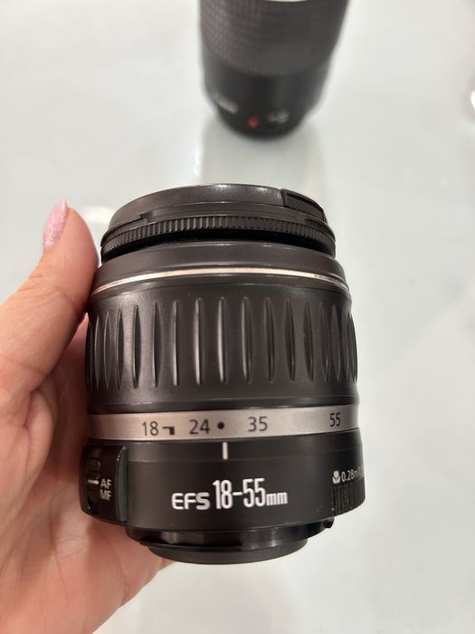 MÁQUINA CANON 1000D + 1 objetiva