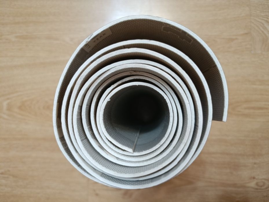 Залишок линоліему ( 29см на 230см)