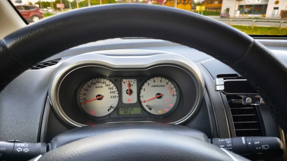 Nissan Note / 1,4 бензин / 2007