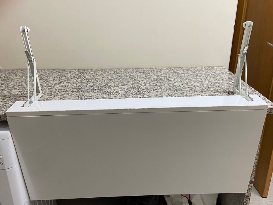 Tampo/mesa de abrir e fechar