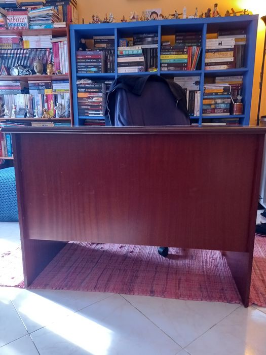 Secretaria em mogno