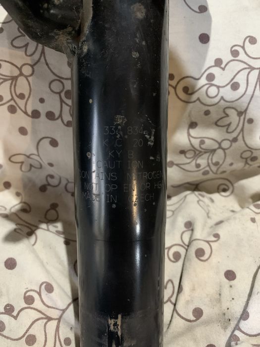 Продам передню стойку амортизатор фольцваген Кади та опори стоєк