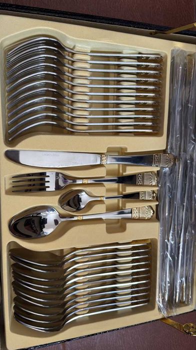 Продам набір столових приборів НОВЕ