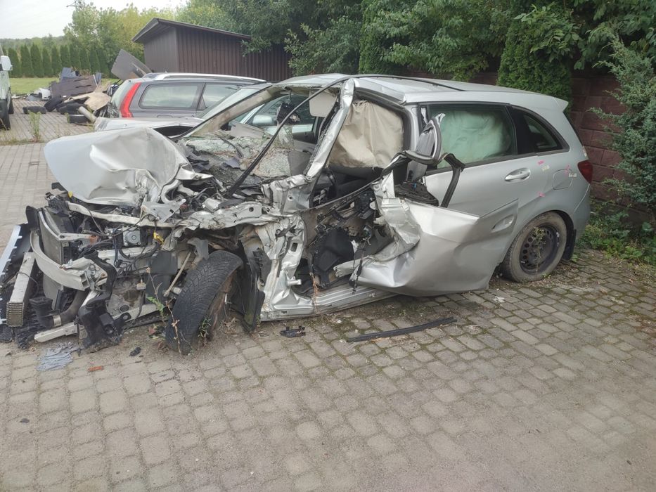 Продається Mercedes-Benz B180 CDI, 2015 року випуску після аварії