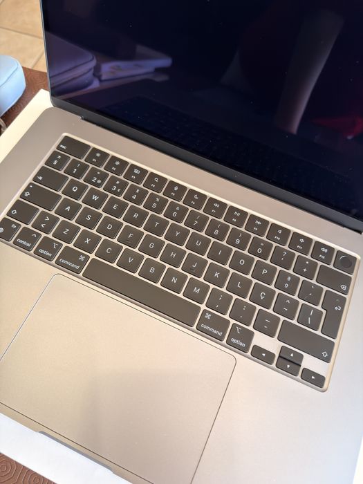 Vendo Macbook Air M3 15” 16gb Ram 512Gb SSD