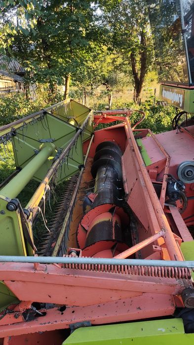 Комбайн зернозбиральний Дронингборг