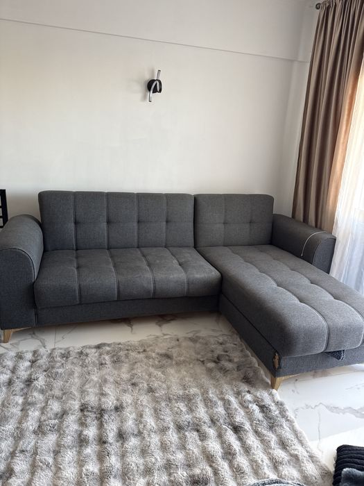 Sofa usado tecido cinzento
